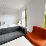 Cosy Studio With Convenient Access To Town Center Pass The Keys