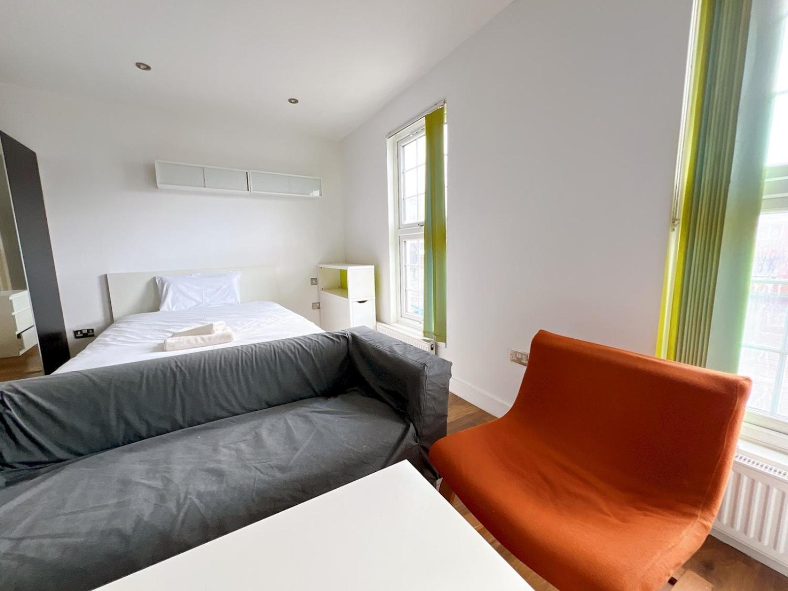 Cosy With Convenient Access To Town Center Pass The Keys Apartment Reading