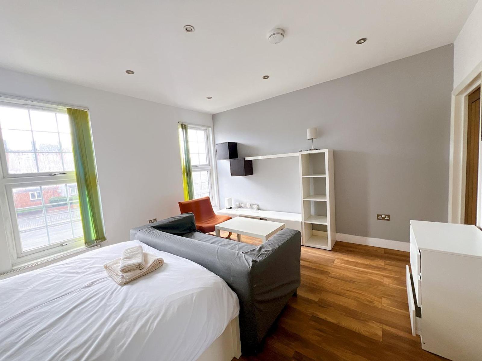 Cosy With Convenient Access To Town Center Pass The Keys * Reading