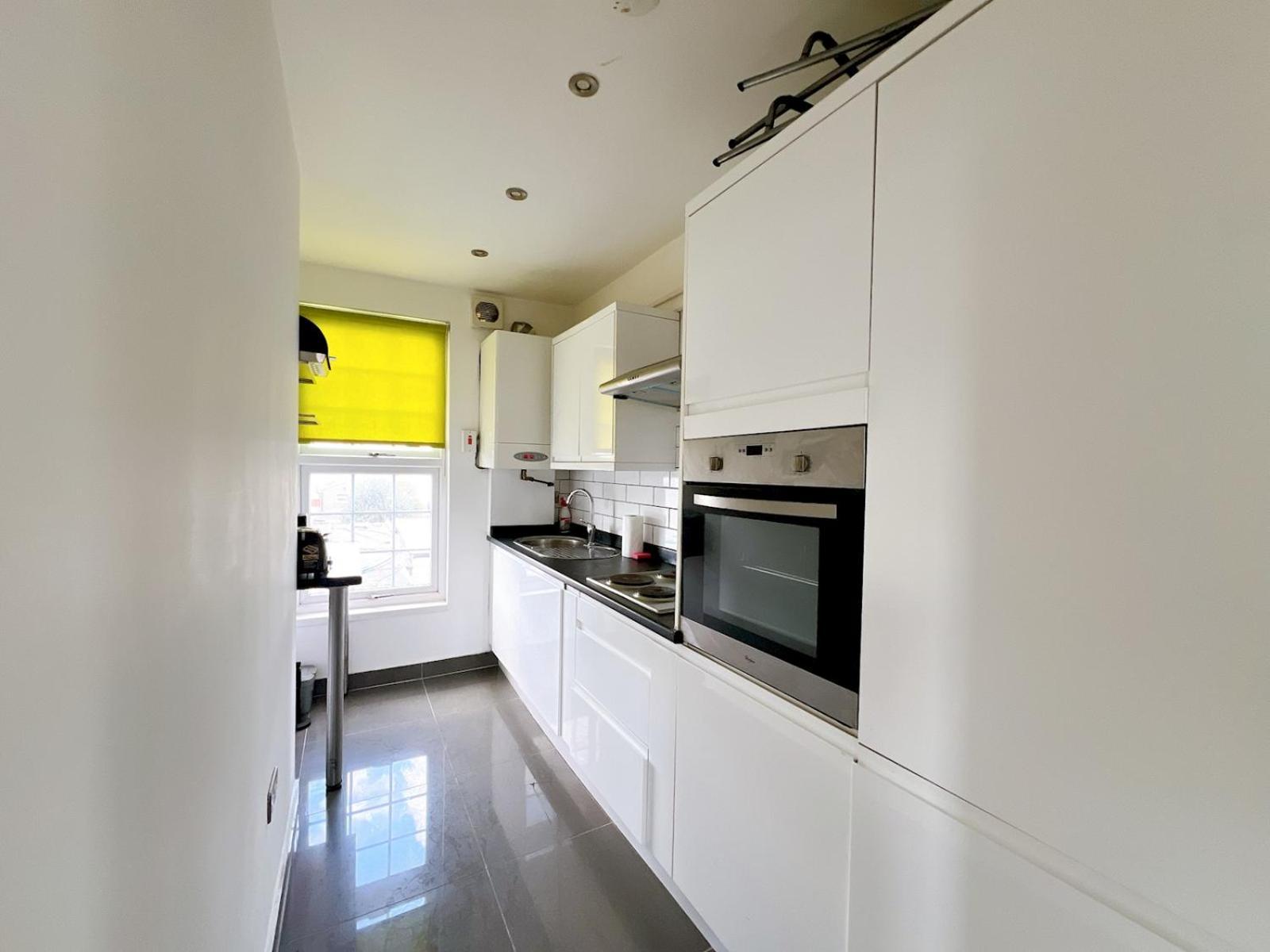 Apartment Cosy With Convenient Access To Town Center Pass The Keys *
